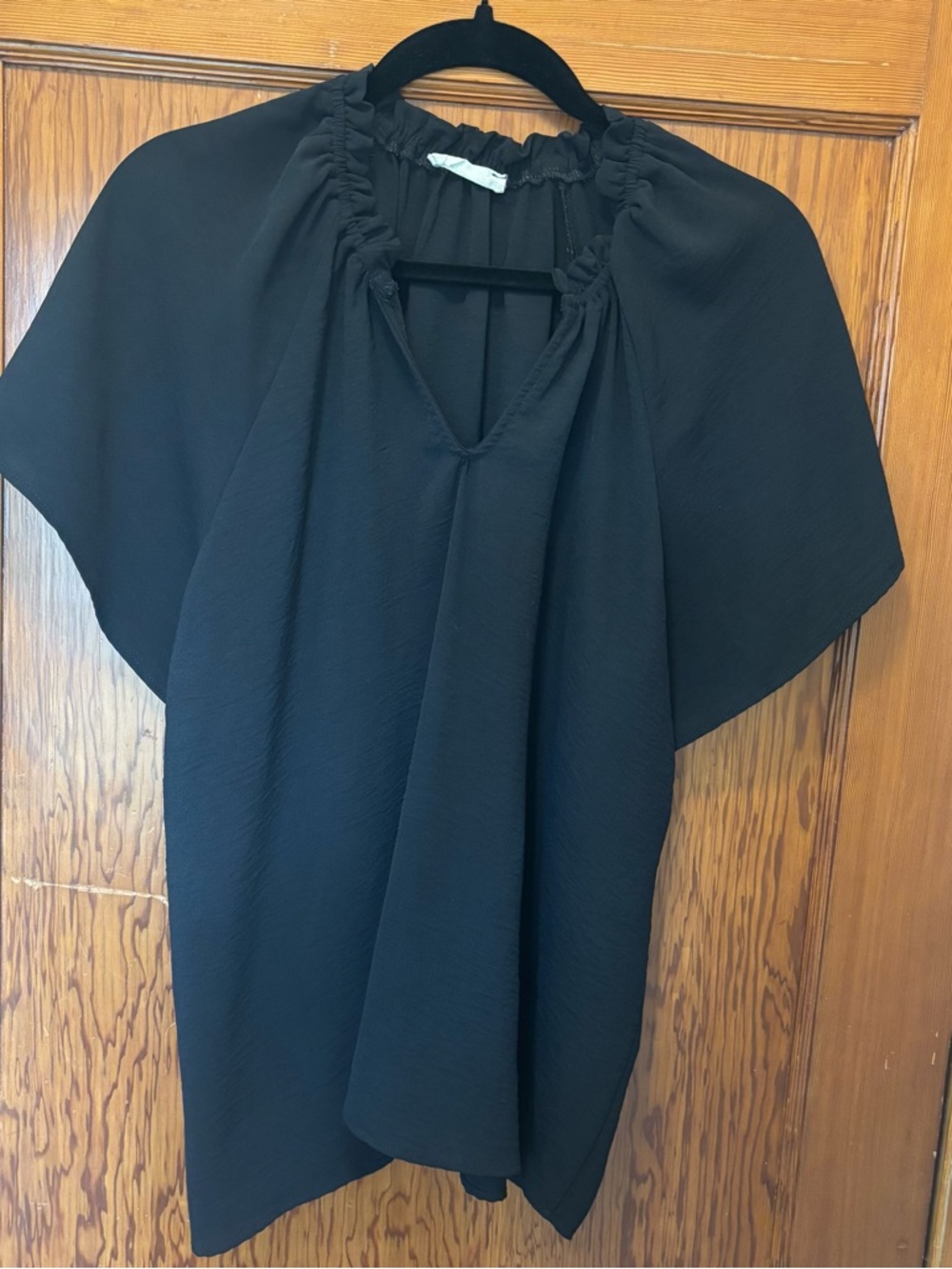 eesome Black Short-Sleeve Ruched Neck Blouse